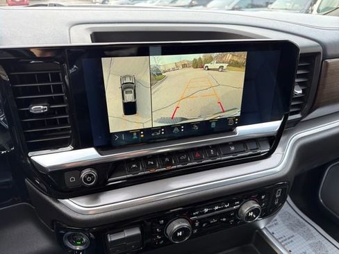 Used 2023 Chevrolet Silverado 1500 High Country w/ Technology Package image 23