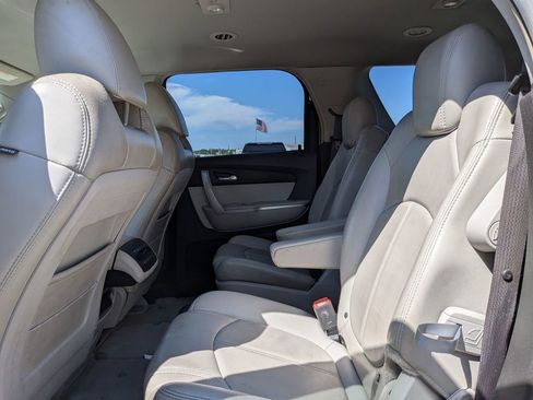 Used 2008 GMC Acadia SLT FWD image 32