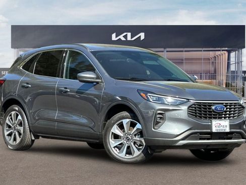 Used 2025 Ford Escape Platinum AWD/4WD image 2