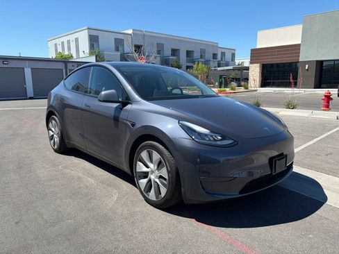 Used 2020 Tesla Model Y Long Range AWD/4WD image 2