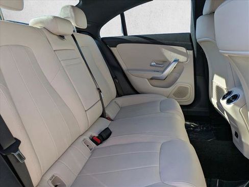 Used 2024 Mercedes-Benz CLA 250 image 21