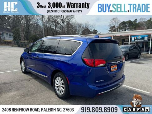 Used 2018 Chrysler Pacifica Touring-L Plus image 3