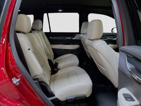 Used 2025 Cadillac XT6 Sport w/ Technology Package AWD/4WD image 30