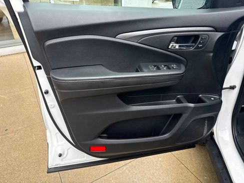 Used 2023 Honda Ridgeline RTL image 13