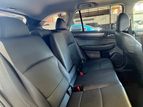 Used 2018 Subaru Outback 3.6R Limited AWD/4WD image 18