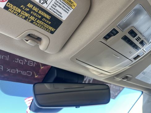 Used 2019 Toyota Highlander XLE FWD image 29