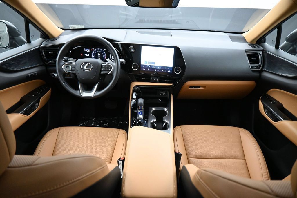 Used 2025 Lexus NX 250 FWD w/ Accessory Package (Z2) image 5