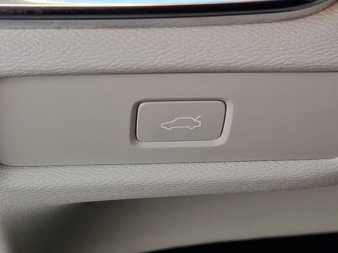 Used 2024 Volvo S60 B5 Core image 32