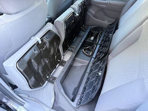 Used 2015 Toyota Tacoma PreRunner w/ SR5 Package RWD image 23
