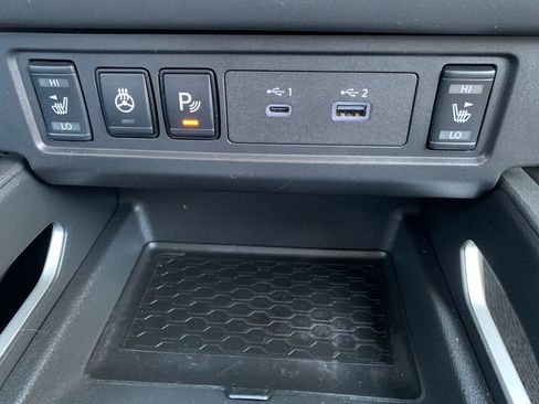 Used 2024 Nissan Frontier SV w/ SV Convenience Package image 21