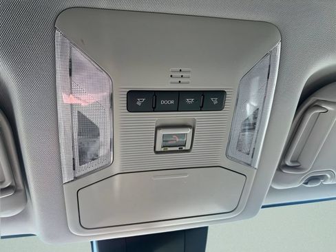 Used 2024 Toyota RAV4 XLE AWD/4WD image 28