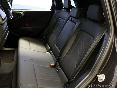 Used 2025 BMW X3 xDrive30i w/ Premium Package image 12