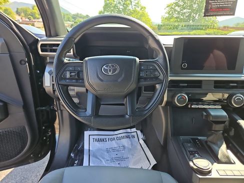 Used 2025 Toyota Tacoma SR5 AWD/4WD image 14