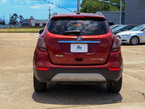 Used 2022 Buick Encore Preferred w/ Safety Package AWD/4WD image 19