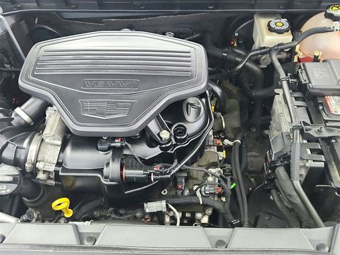 Used 2018 Cadillac XT5 Luxury w/ Driver Awareness Package image 45