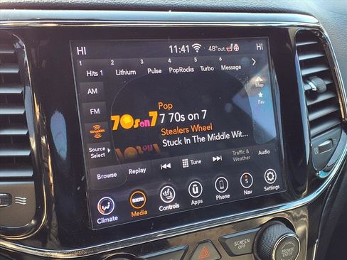 Used 2020 Jeep Grand Cherokee Altitude image 8