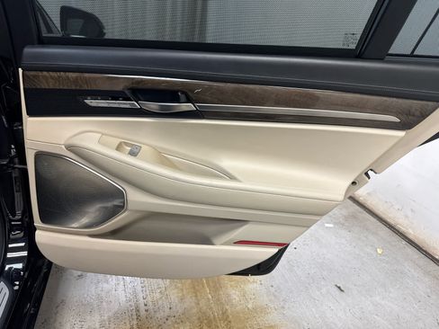 Used 2018 Genesis G90 5.0 Ultimate AWD/4WD image 33