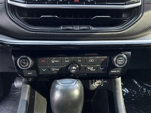 Used 2023 Jeep Compass Trailhawk image 32