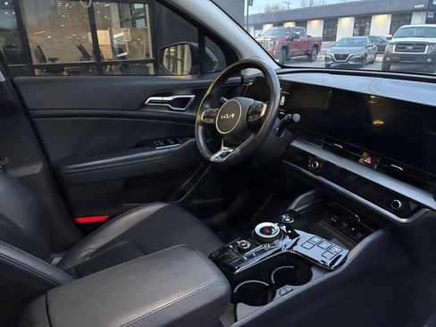 Used 2023 Kia Sportage EX w/ EX Premium Package image 13