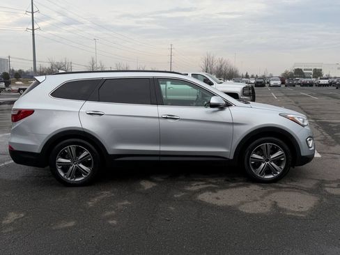 Used 2016 Hyundai Santa Fe SE w/ Option Group 02 AWD/4WD image 2