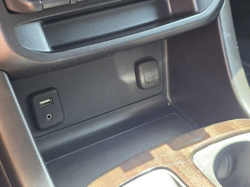 Used 2018 GMC Canyon SLE w/ SLE Convenience Package image 33