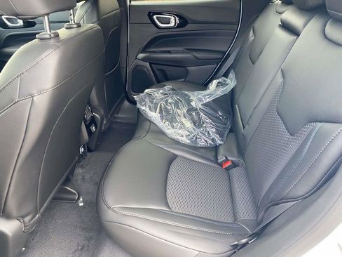 New 2026 Jeep Compass Latitude image 10