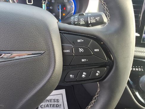 Used 2022 Chrysler Pacifica Touring-L w/ S Appearance Package image 18