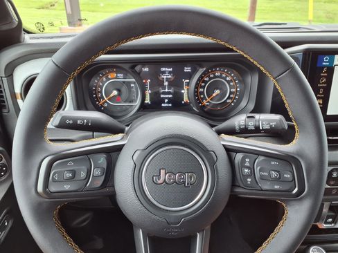 Used 2024 Jeep Wrangler Sport AWD/4WD image 10