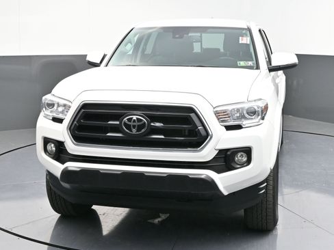 Used 2023 Toyota Tacoma SR5 w/ Technology Package image 3