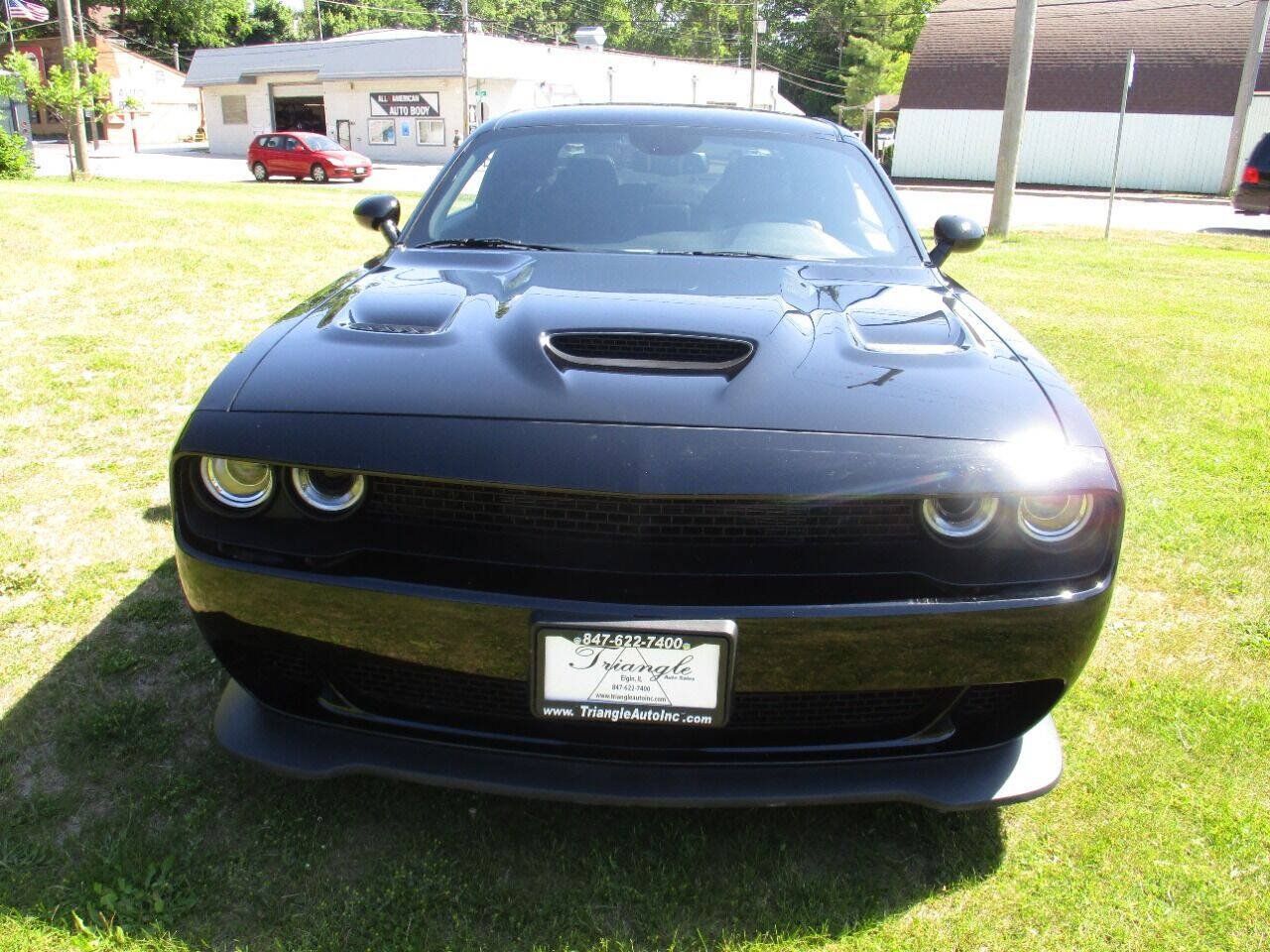 Used 2016 Dodge Challenger SRT Hellcat RWD image 2