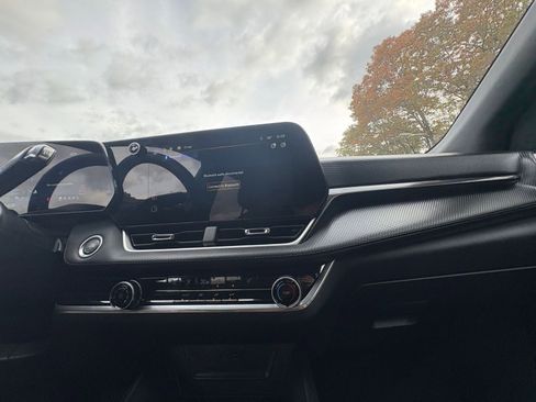 Used 2025 Chevrolet Equinox LT image 18