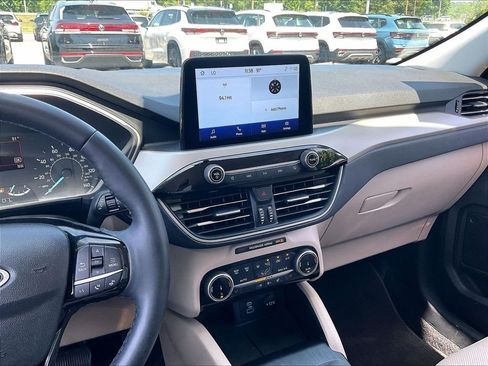 Used 2022 Ford Escape SEL AWD/4WD image 17
