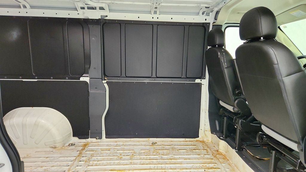 Used 2025 RAM ProMaster 2500 w/ Convenience Group FWD image 24