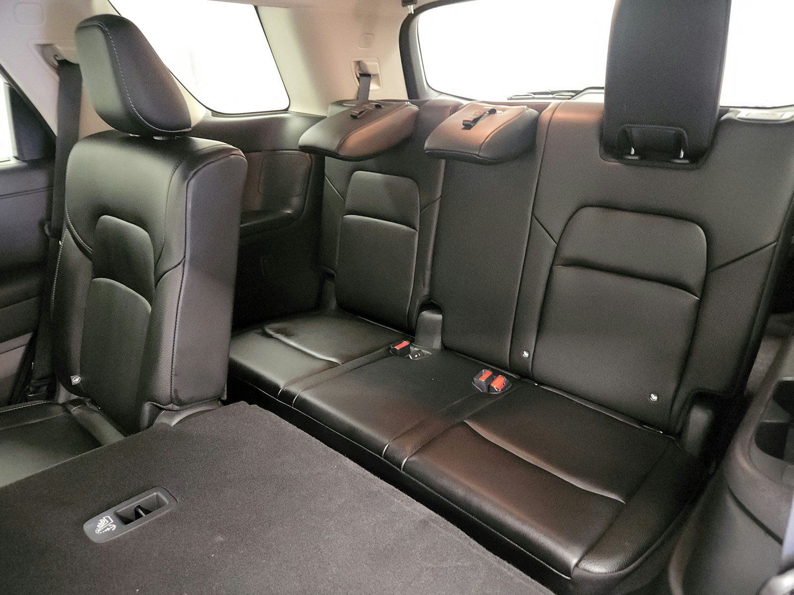 Used 2024 Nissan Pathfinder SL FWD image 24