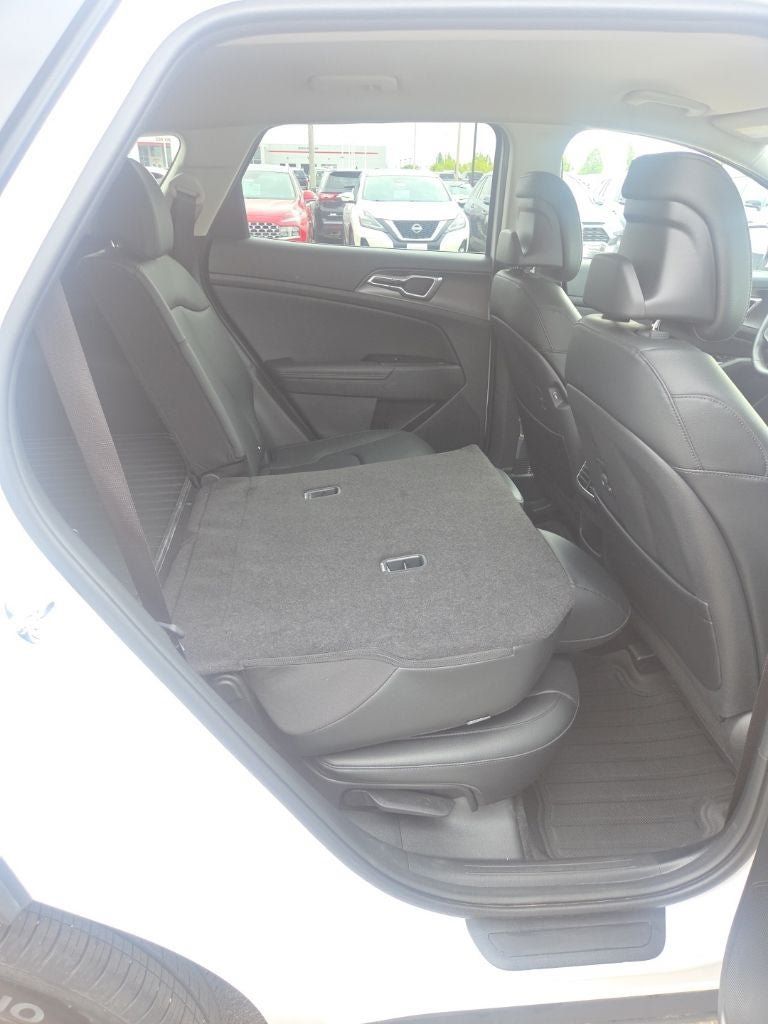 Used 2026 Kia Sportage EX FWD image 26