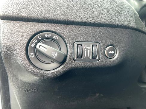 Used 2022 Dodge Charger GT image 17