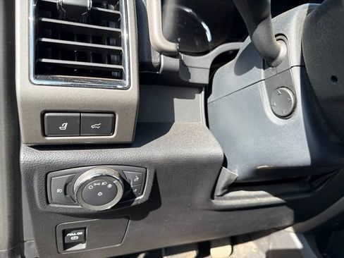 Used 2021 Ford Expedition XLT AWD/4WD image 7