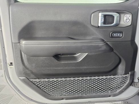 Used 2021 Jeep Wrangler Unlimited Sahara image 20