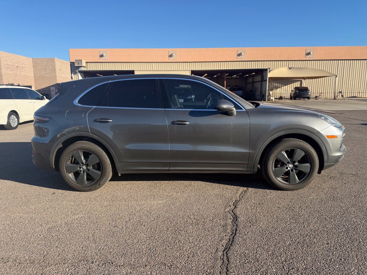 Used 2019 Porsche Cayenne AWD/4WD image 4