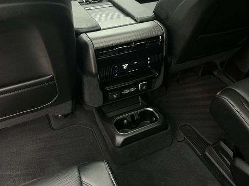 Used 2023 Jeep Wagoneer Series III w/ Premium Group I image 25