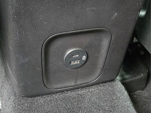 Used 2022 Ford Escape SE w/ Cold Weather Package image 17