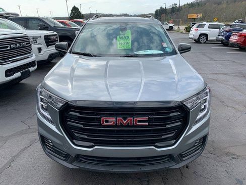 Certified 2023 GMC Terrain SLE w/ Driver Convenience Package AWD/4WD image 5