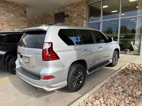 Used 2017 Lexus GX 460 AWD/4WD image 3