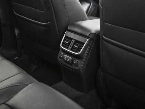 Used 2021 Subaru Outback Limited image 18