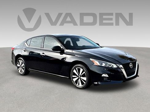 Used 2019 Nissan Altima 2.5 SV image 1