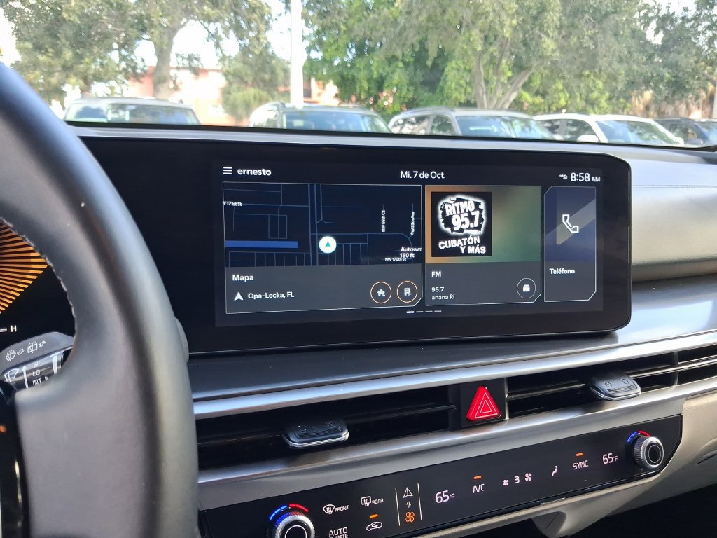 Used 2025 Kia Sorento S FWD image 19