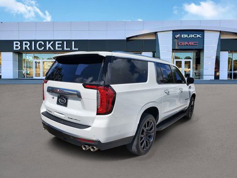Used 2024 GMC Yukon XL Denali w/ Advanced Technology Package RWD image 3