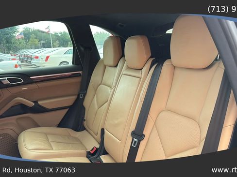 Used 2014 Porsche Cayenne image 27