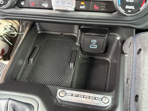 Used 2025 Ford Bronco Badlands AWD/4WD image 25
