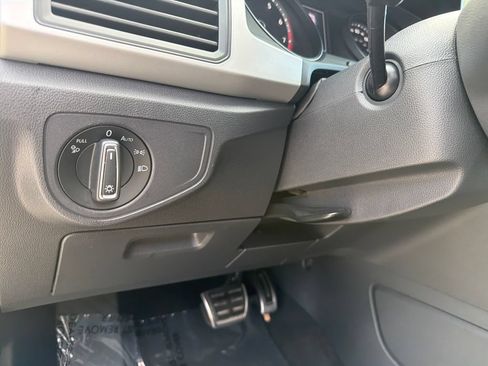 Used 2021 Volkswagen Atlas Cross Sport SE w/ V6 Towing Package FWD image 23